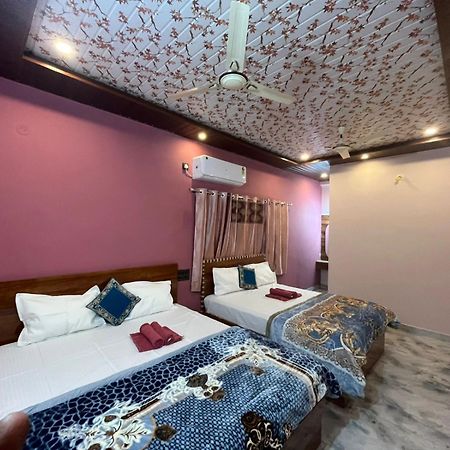Manoj Homestay 亨比 外观 照片