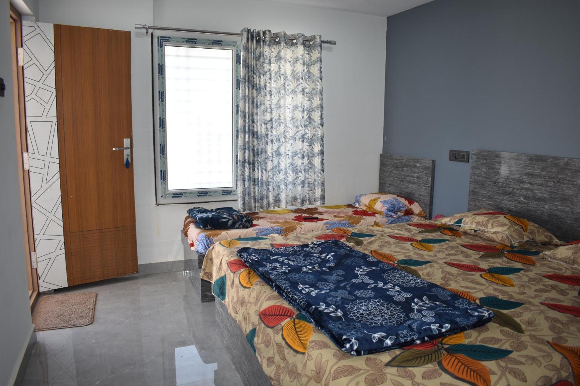 Manoj Homestay 亨比 外观 照片